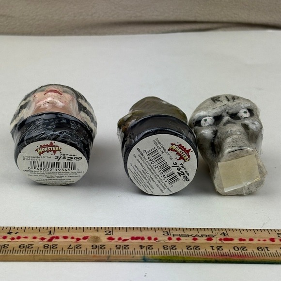 VTG 1990 Universal Studios Monsters Set Of 2 Candles Sealed + 1 unbranded,‎ 2.5" - Picture 4 of 4
